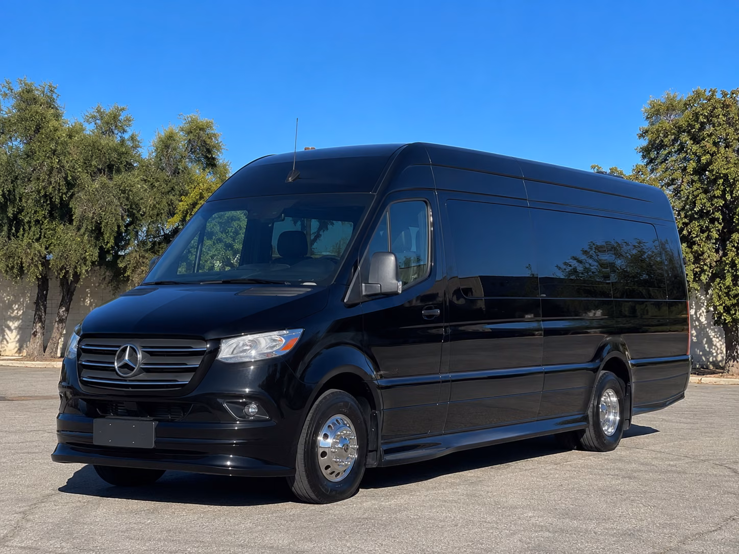 daily employee shuttle sprinter vans for recurring antioch commuter routes along highway 4