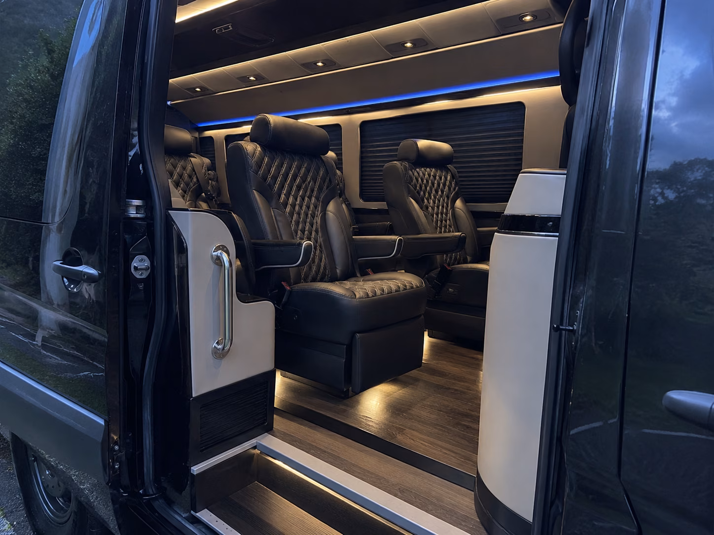 find the perfect transportation for your next corporate event 1